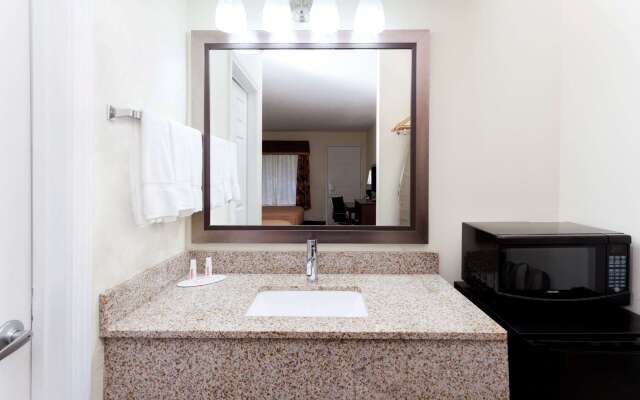 Super 8 by Wyndham Decatur/Dntn/Atlanta Area