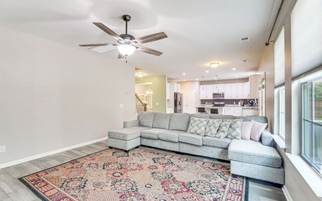 Pet-friendly Ladson Home: 23 Mi to Charleston!