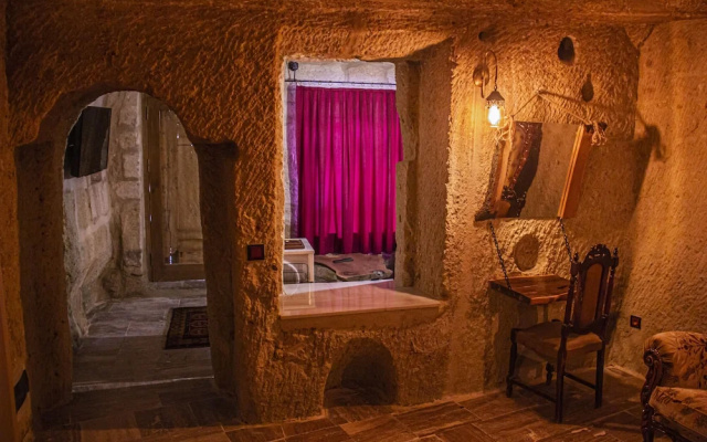 Ottoman Cave Junior
