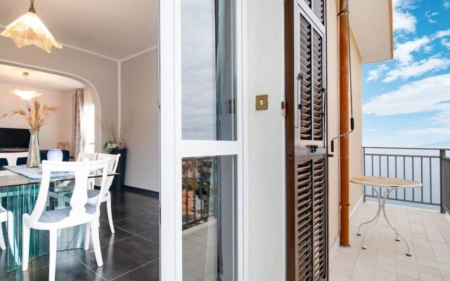 Scenic Holiday Home in Cipressa Near Town Centre