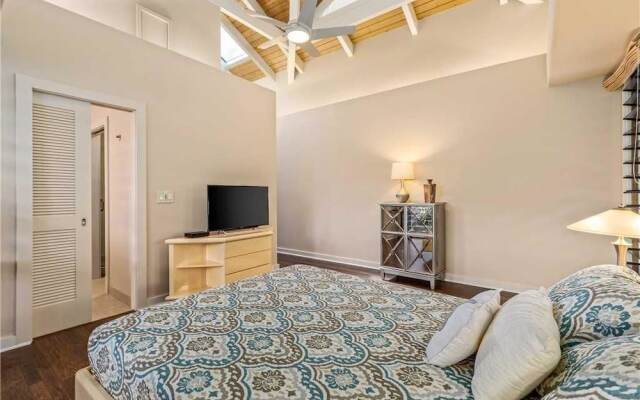 Waterfall House 4 Bedrooms 3.5 Bathrooms Condo