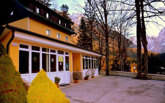 Youth Hostel Barovc