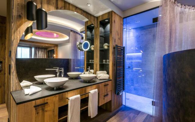 Hüttenhof - Wellnesshotel & Luxus-Bergchalets - Adults only