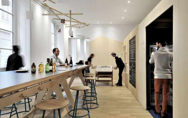 Away Hostel & Coffee Shop