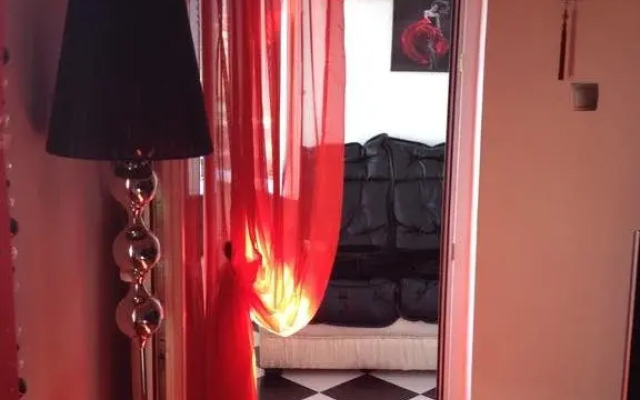 Red Duplex