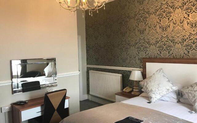 Lawton & Lauriston Court
