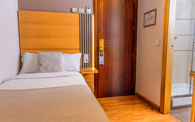 Hotel Serrano