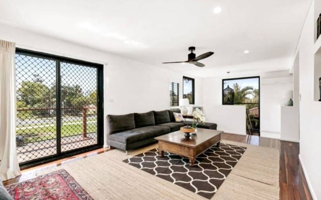 Spacious 2 Bedroom Townhouse In Southport