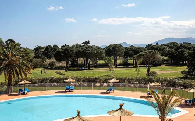 Apartment on Residence Horizon Golf in St. Cyprien