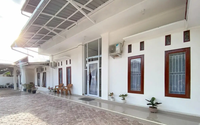 RedDoorz Syariah Near RSUP Dr. M. Djamil Padang