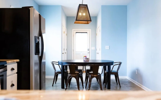 Clean & Serene House + Studio - Easy On/off I-40