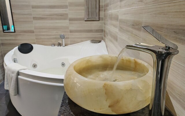 Arushi Boutique Hotel