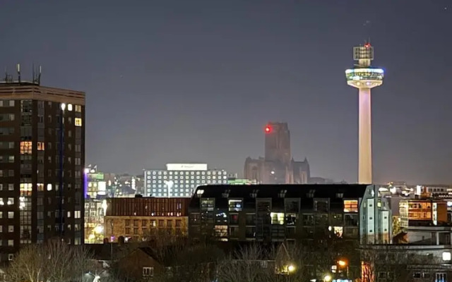 Luxe I Penthouse I Balcony I City Views I Parking I Liverpool City Center I