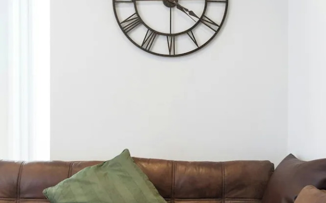 Winchendon Road by Onefinestay