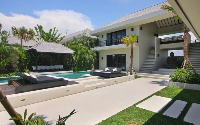 Private Villas, 4 Br, Canggu With Staff