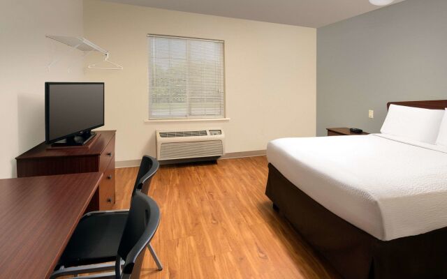 WoodSpring Suites Topeka