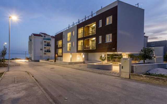 Ringo Apartments