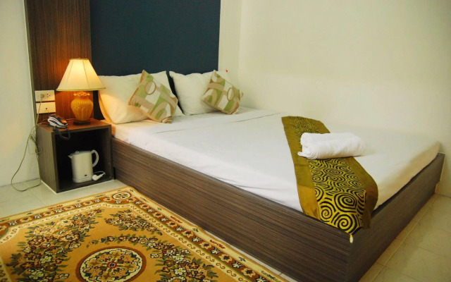 Riski Residence Bangkok