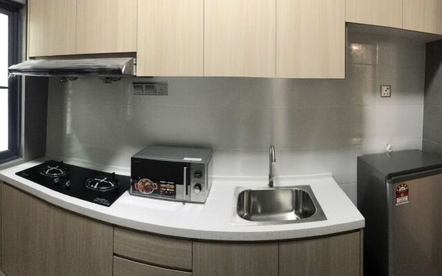 One Amerin Mall & Suites