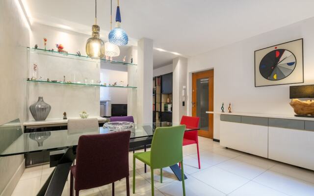 Ponte Rosso Modern by Mmega