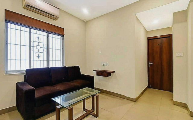 Collection O 80638 Roshans Inn