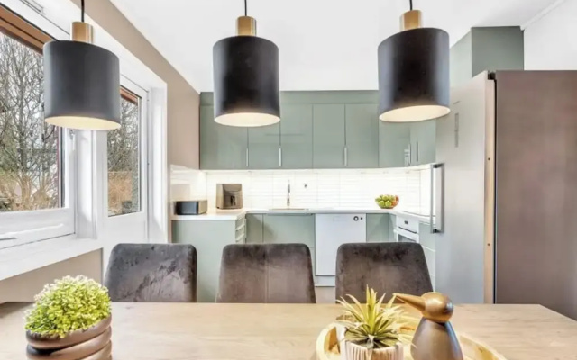 Arctic Apartment Modern 3-bed House in Tromso