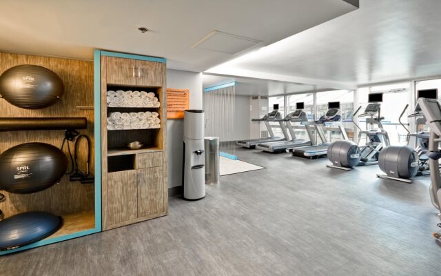 Crowne Plaza Tulsa - Southern Hills