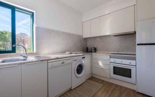 Salgados 1 Bedroom Apartment - 500m da Praia