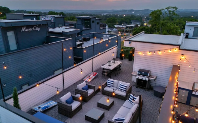 Rooftop Deck Shuffleboard BBQ Near Downtown