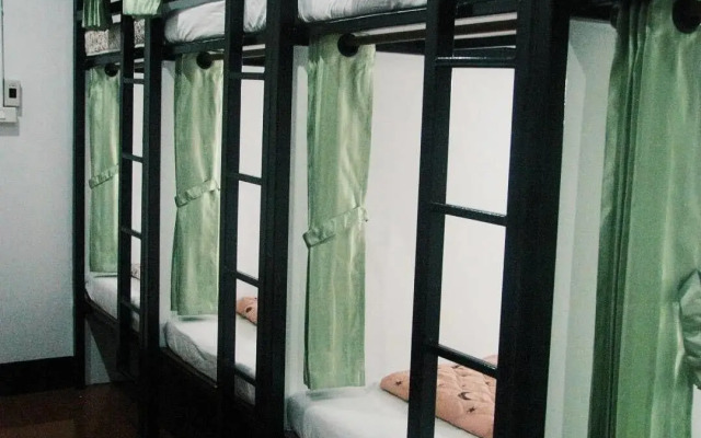 Near The Park Backpack House