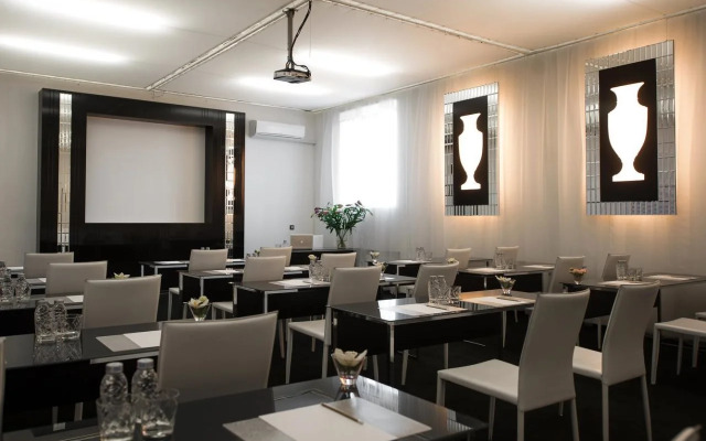 Mona Boutique Hote