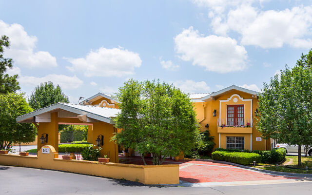 Rodeway Inn & Suites