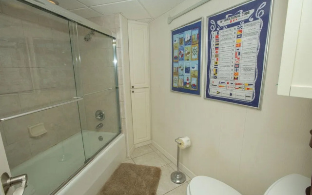 East Pass Towers 305 2 Bedroom Condo by RedAwning