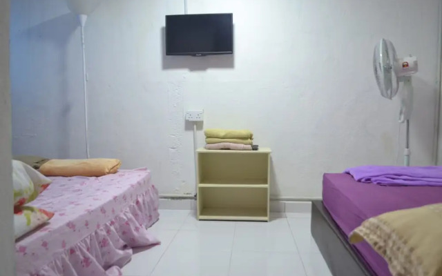 Batu Maung Sempoi Inn And Cafe