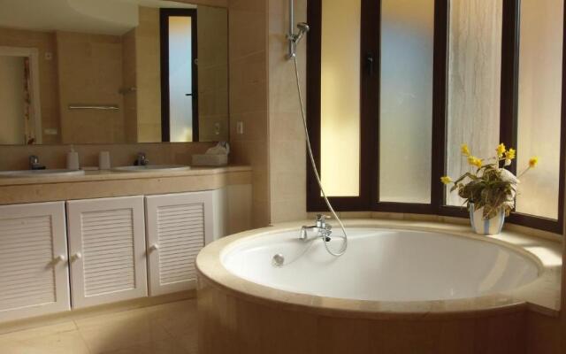 MEYER'S APARTMENTS MARBELLA - serviced luxury homes