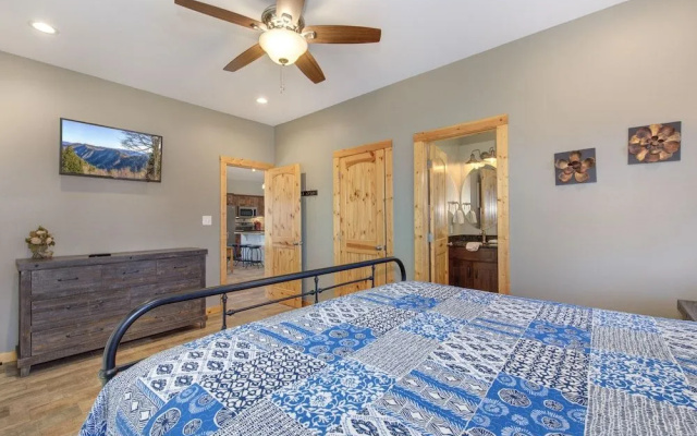 Hello Smokys by Jackson Mountain Rentals