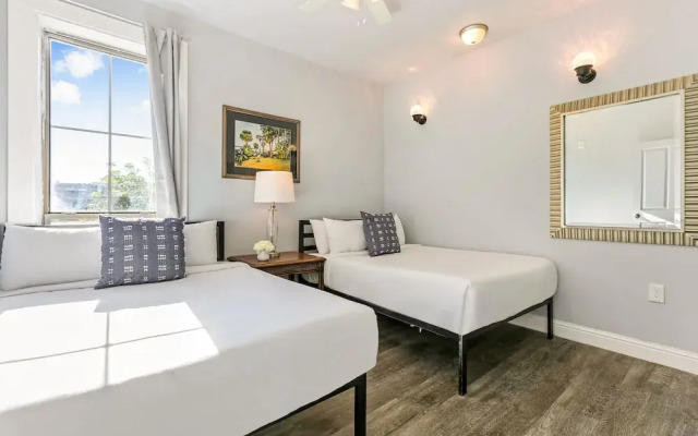 Fully Furnished Condos Near St Charles