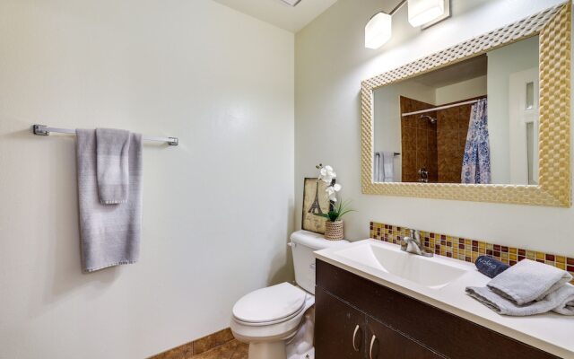 Cozy Fayetteville Vacation Rental Near Campus!