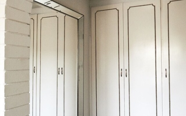 Retro Apart with Air Conditioning Perfect Location