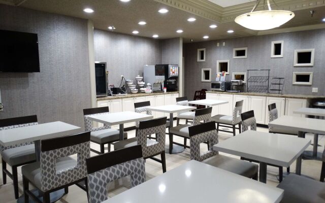 Comfort Inn & Suites