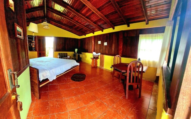 Los Gallitos Eco Lodge