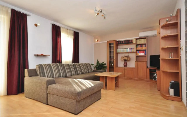 Apartment Pucisca 46