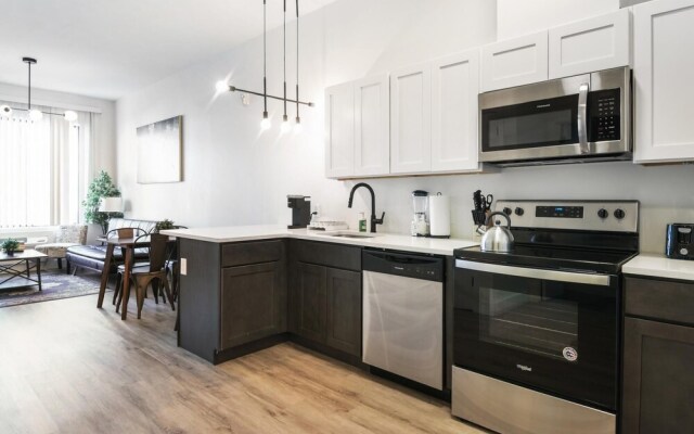 Luxury 1BR 30 Mins to Manhattan Evonify