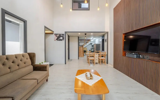 Yeonorang Park Pool Villa in Pohang