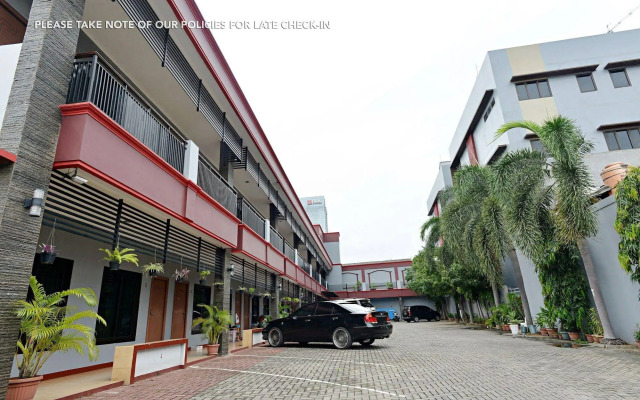 ZEN Rooms Kuningan Tiong