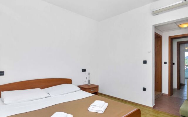 Apartment Rubin Hvar/Pokrivenik 14406