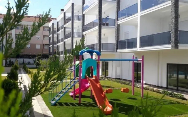 Side Felicia Residence