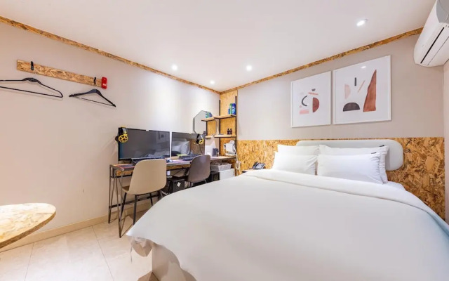 Cheongju Business Hotel JA
