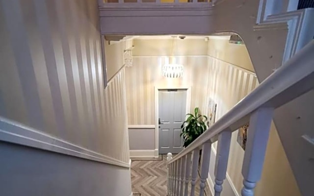 Vale House