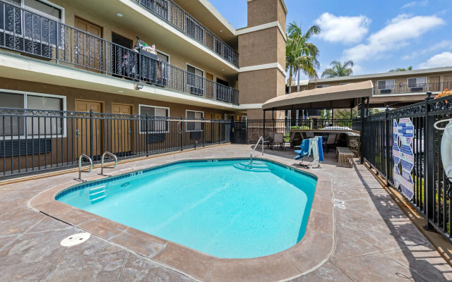 Quality Inn & Suites Anaheim Maingate